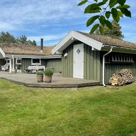 Vakantiehuis Bright And Open Summer House By The North Sea