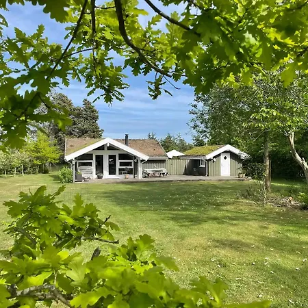 Bright And Open Summer House By The North Sea Сasa de vacaciones Blokhus