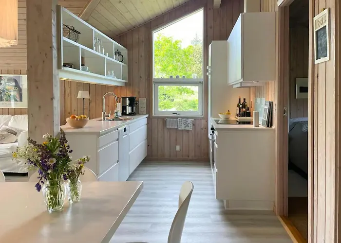 Bright And Open Summer House By The North Sea Сasa de vacaciones *